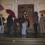 půlnoční novoroční přípitek před kostelem (počasí nepřálo - pršelo) adorace-a-novorocni-pripitek-37