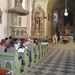 modlitba ranních chval v kostele bila-sobota03.jpg