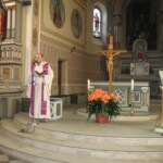 Otec Jiří uvádí do modlitby bila-sobota04.jpg