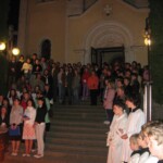 žehnání ohně před kostelem bila-sobota23.jpg