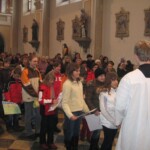 slavnostní bohoslužba na Boží hod vánoční 25.prosince (obětní průvod-děti přináší adventní snažení)) bozi-hod-07