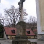 kříž před kostelem img_c5.jpg