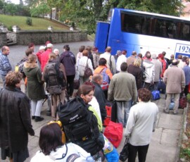 odjezd-a-prijezd-poutniku18