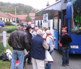 odjezd-a-prijezd-poutniku42