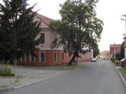 Stará škola - pohled od kostela
